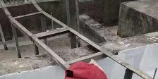 屋頂怎么老漏水？